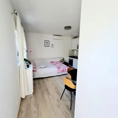 Andrea Апартаменты *